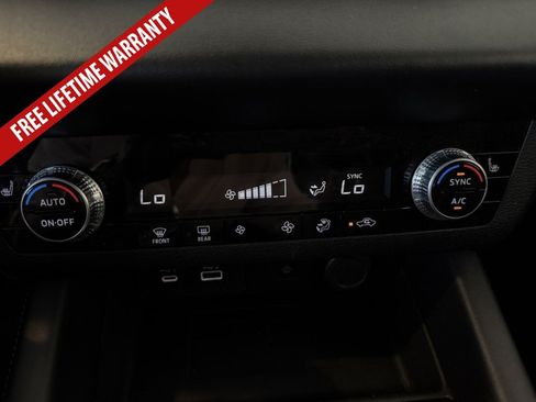Used 2024 Mitsubishi Outlander FWD image 37