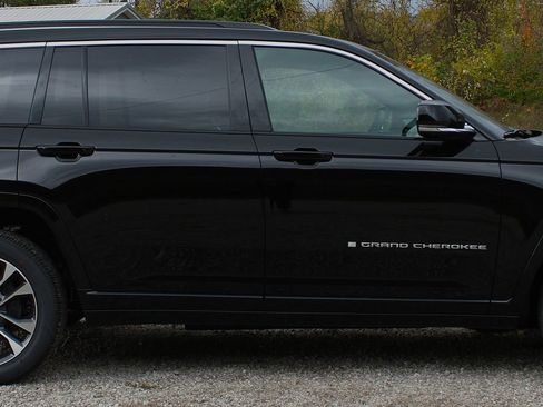 New 2025 Jeep Grand Cherokee L Overland image 4