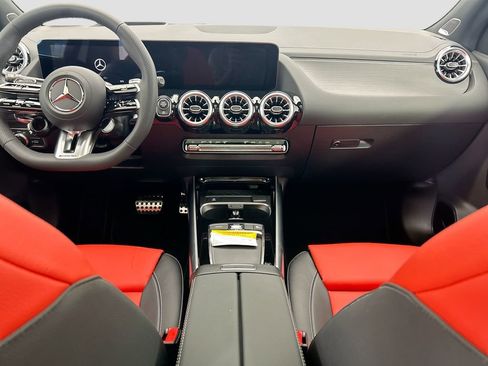 New 2026 Mercedes-Benz GLA 35 AMG 4MATIC image 13