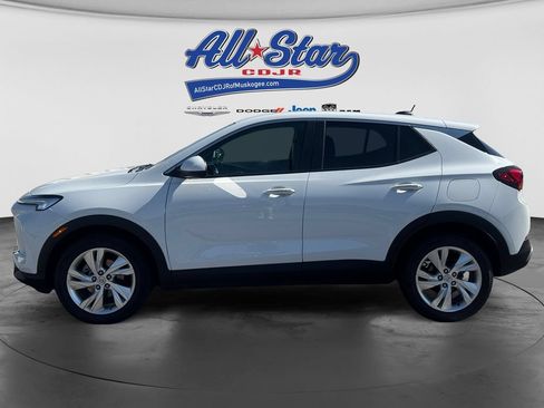 Used 2024 Buick Encore GX Preferred FWD image 8