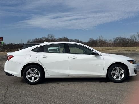Used 2023 Chevrolet Malibu LT image 9