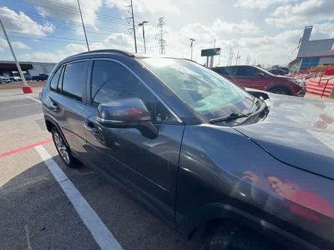 Used 2021 Toyota RAV4 Limited FWD image 5