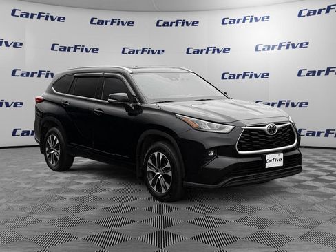 Used 2020 Toyota Highlander XLE AWD/4WD image 6