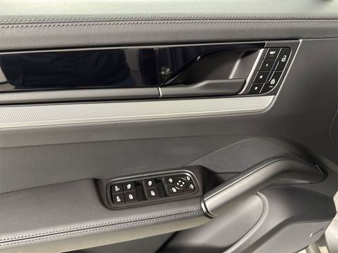 New 2026 Porsche Cayenne S image 34