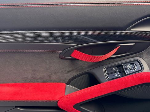Used 2018 Porsche 911 GT2 RS image 12
