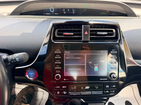 Used 2021 Toyota Prius XLE FWD image 36