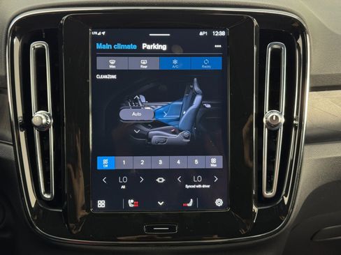 Used 2023 Volvo C40 P8 Recharge Ultimate image 25