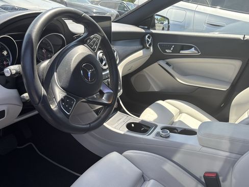 Used 2018 Mercedes-Benz CLA 250 4MATIC image 37