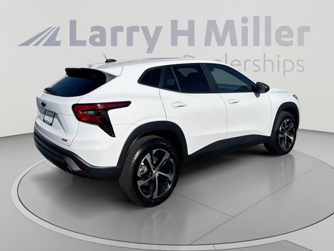 New 2026 Chevrolet Trax RS w/ Driver Confidence Package FWD image 13
