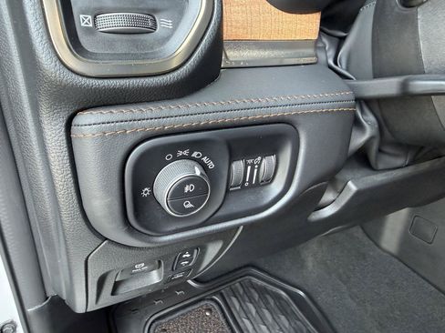 Used 2024 RAM 1500 Longhorn AWD/4WD image 18