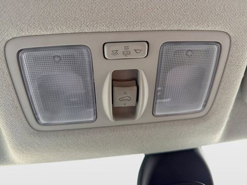 Certified 2022 Hyundai Venue SEL image 23