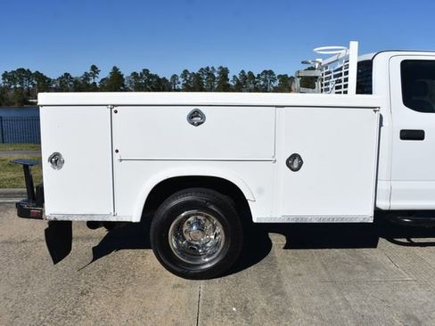 Used 2017 Ford F350 XL w/ Power Equipment Group image 4