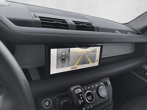 Used 2024 Land Rover Defender 110 X-Dynamic SE image 15