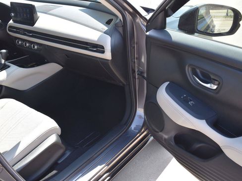 Used 2024 Honda HR-V EX-L image 15