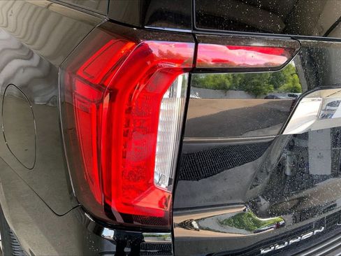 Used 2021 GMC Yukon SLT w/ SLT Luxury Package RWD image 13