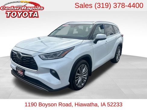 Used 2022 Toyota Highlander Platinum AWD/4WD image 1