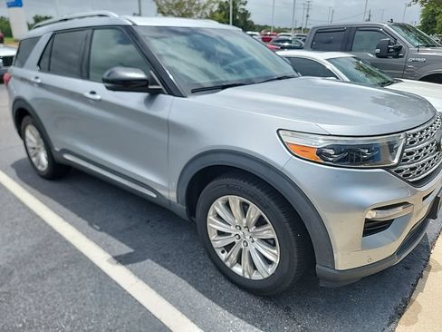 Used 2020 Ford Explorer Limited w/ Class III Trailer Tow Package RWD image 2