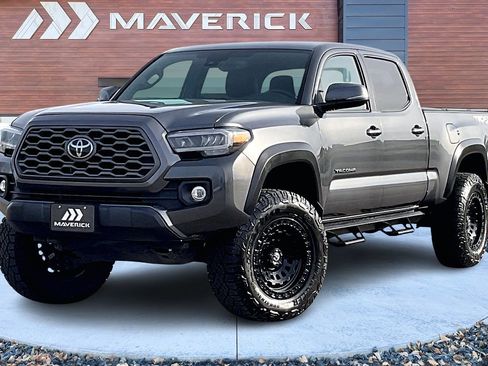 Used 2022 Toyota Tacoma TRD Off-Road image 3