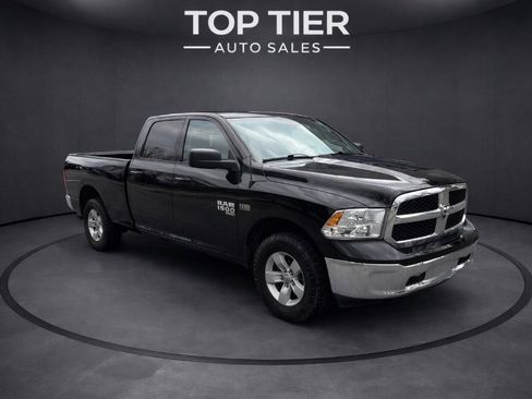 Used 2020 RAM 1500 Classic SLT image 2