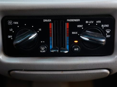 Used 2001 Buick Century Custom w/ Premium Pkg image 26