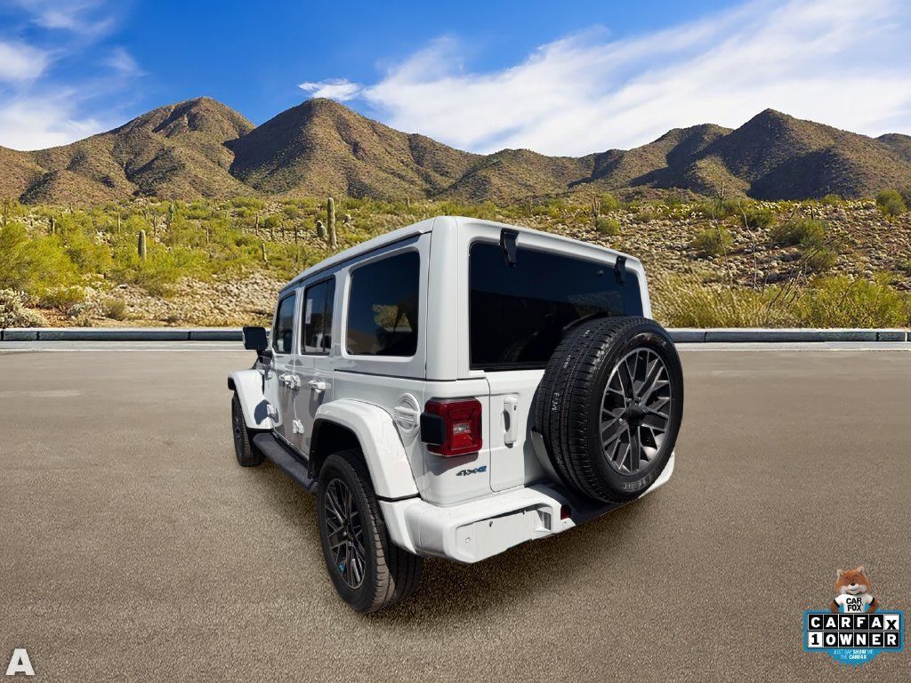 Used 2023 Jeep Wrangler Unlimited Sahara AWD/4WD image 3