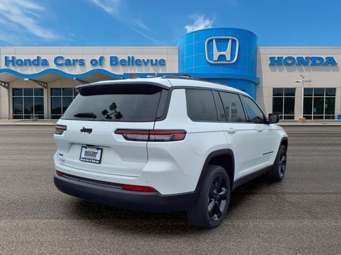 Used 2024 Jeep Grand Cherokee L Laredo image 8