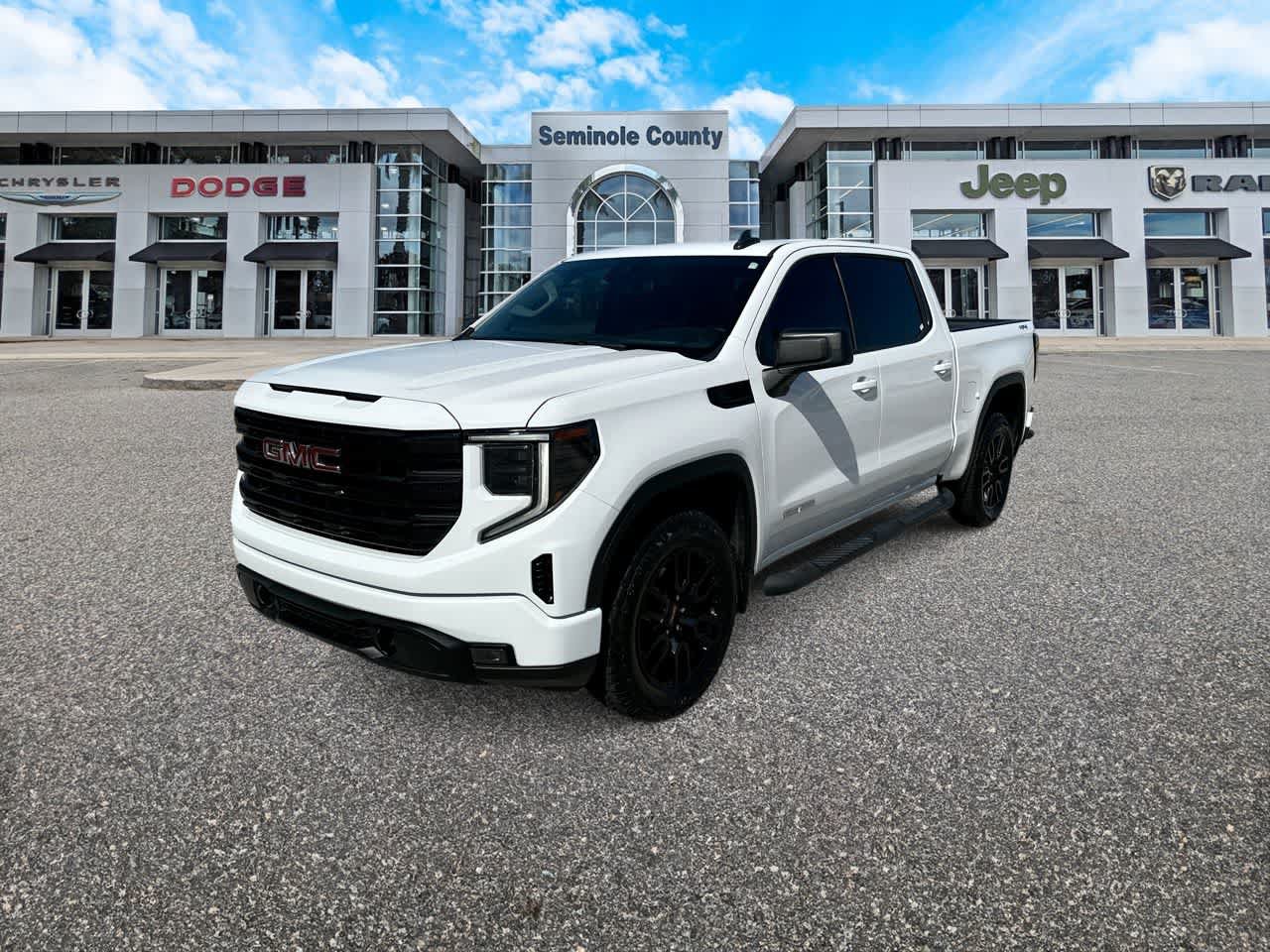 Used 2023 GMC Sierra 1500 Elevation AWD/4WD image 1