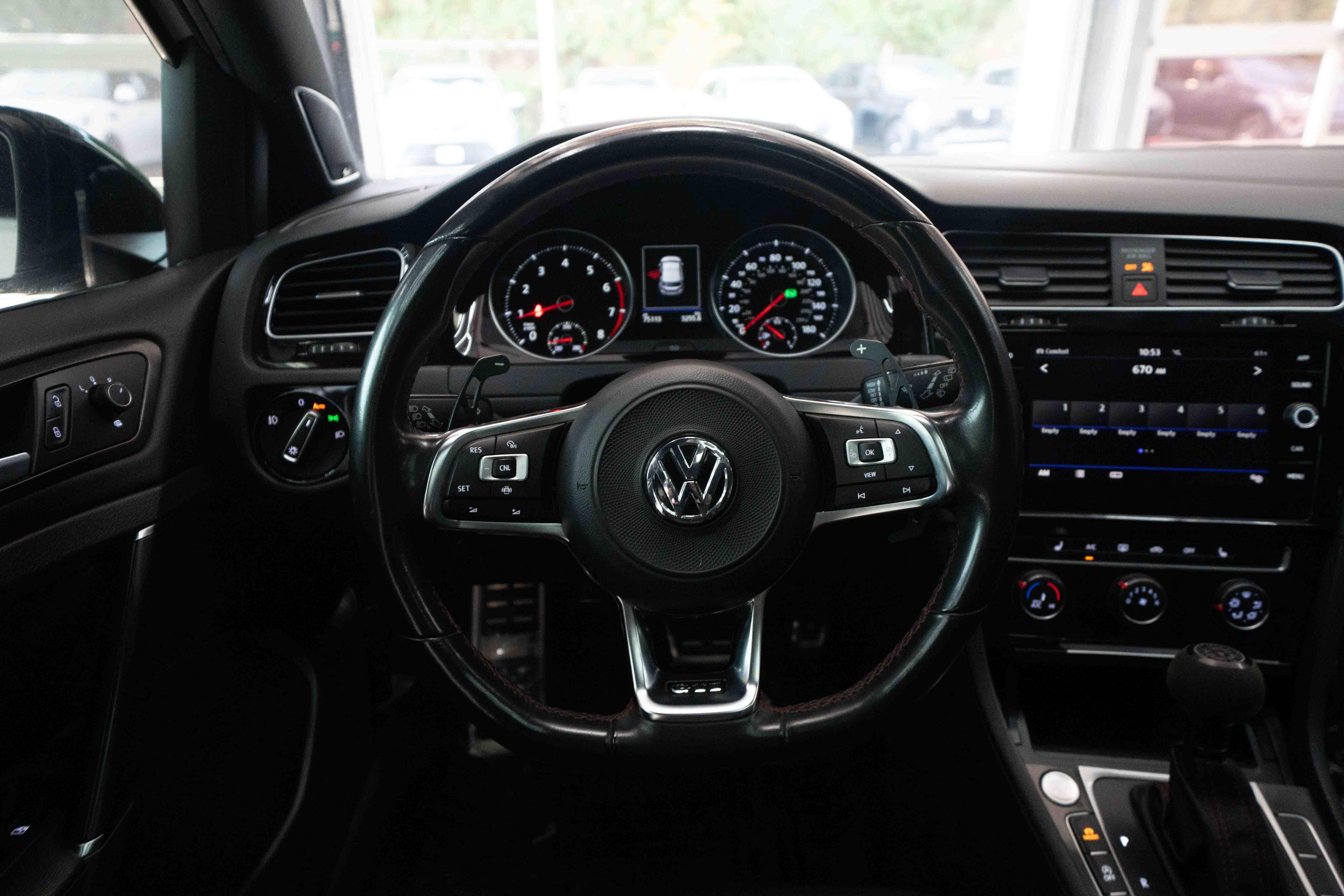 Used 2019 Volkswagen Golf 4-Door FWD image 21
