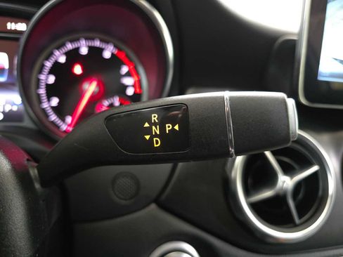 Used 2019 Mercedes-Benz GLA 250 4MATIC image 38