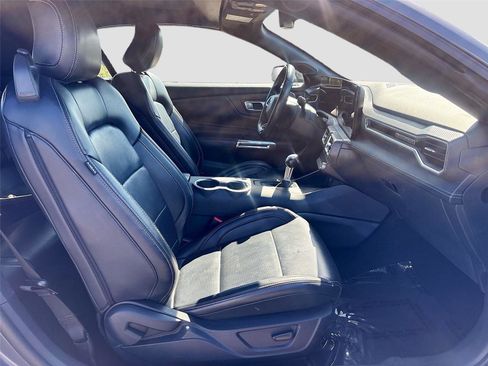 Used 2025 Ford Mustang Premium image 26