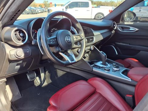 Used 2023 Alfa Romeo Giulia Veloce image 21
