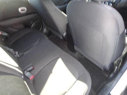Used 2015 Kia Soul FWD image 11