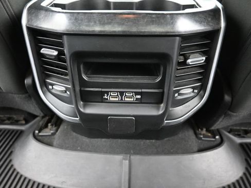 Used 2019 RAM 1500 Big Horn AWD/4WD image 10