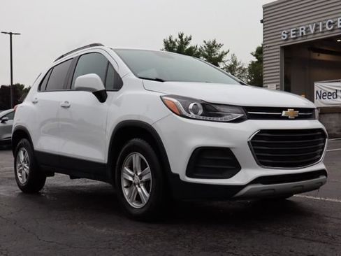 Used 2022 Chevrolet Trax LT w/ LT Convenience Package AWD/4WD image 9