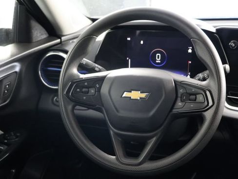 Used 2024 Chevrolet Trax LT image 10