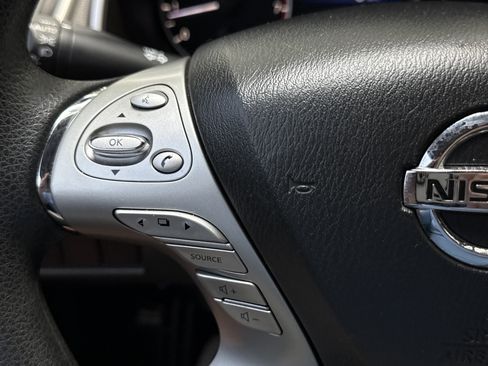 Used 2018 Nissan Murano S FWD image 14