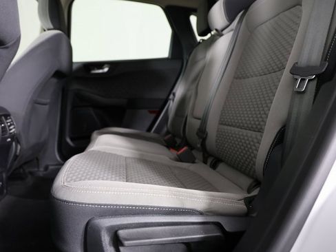 Used 2020 Ford Escape SE image 3