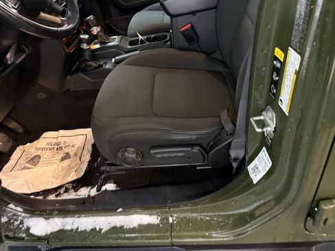 Used 2022 Jeep Gladiator Sport image 17