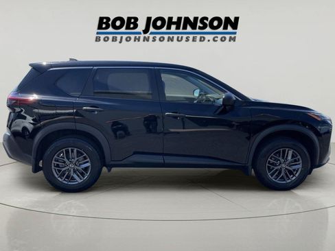 Used 2021 Nissan Rogue S AWD/4WD image 2