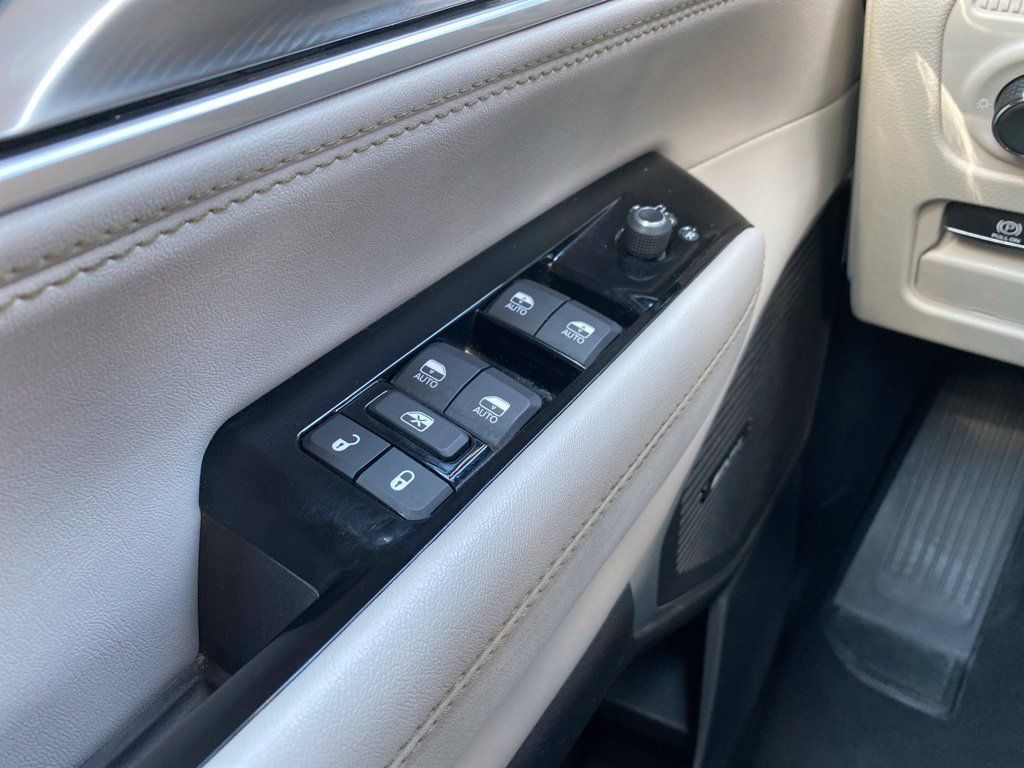 Used 2024 Jeep Wagoneer Series II w/ Flexible Seating Group RWD image 37