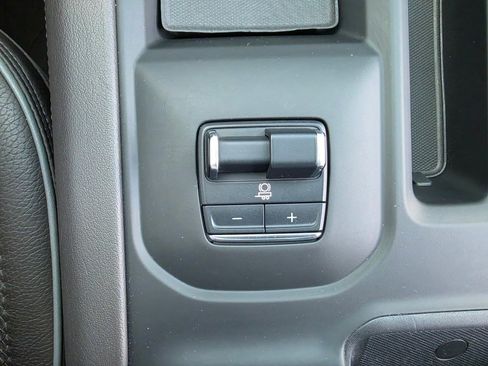 Used 2024 GMC Sierra 3500 Denali w/ Technology Package AWD/4WD image 28