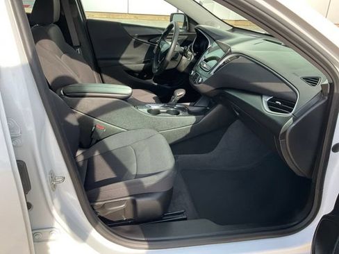 Used 2024 Chevrolet Malibu LT FWD image 33