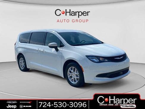 Used 2023 Chrysler Voyager LX FWD image 1