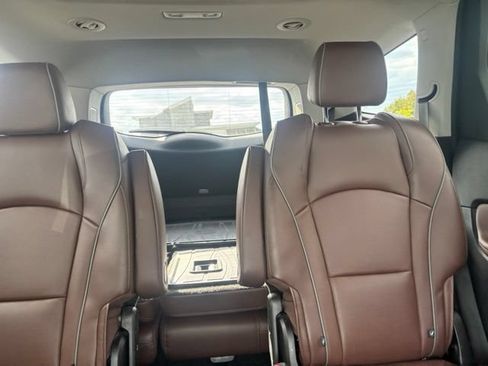 Used 2021 Buick Enclave Avenir w/ Avenir Technology Package AWD/4WD image 12