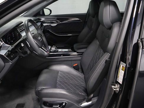 Used 2024 Audi S8 w/ S8 Comfort Plus Package AWD/4WD image 5