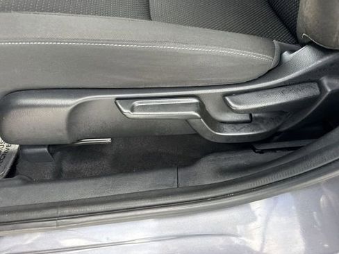 Used 2021 Honda HR-V EX image 12
