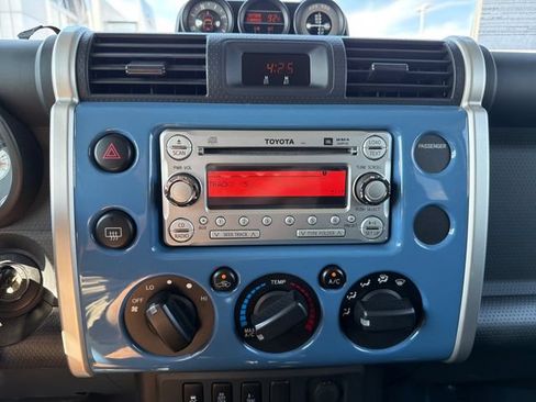 Used 2011 Toyota FJ Cruiser 4WD w/ Upgrade Pkg image 20