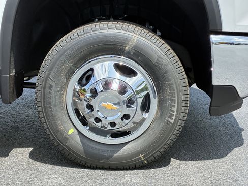 New 2026 Chevrolet Silverado 3500 W/T AWD/4WD image 6
