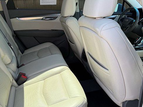 Used 2017 Cadillac XT5 Luxury w/ Driver Awareness Package AWD/4WD image 11