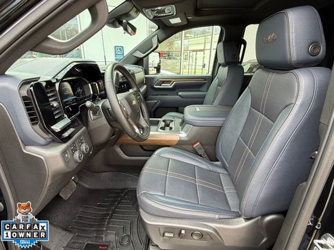 Used 2024 Chevrolet Silverado 3500 High Country w/ High Country Premium Package AWD/4WD image 3
